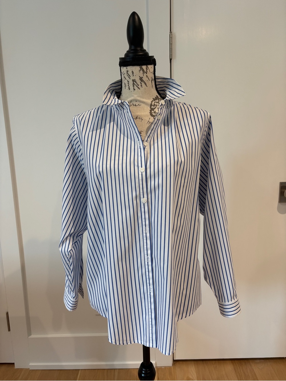 Women’s Ayr Blue pin strip cotton Button-Up Shirt large with shortened  sleeves